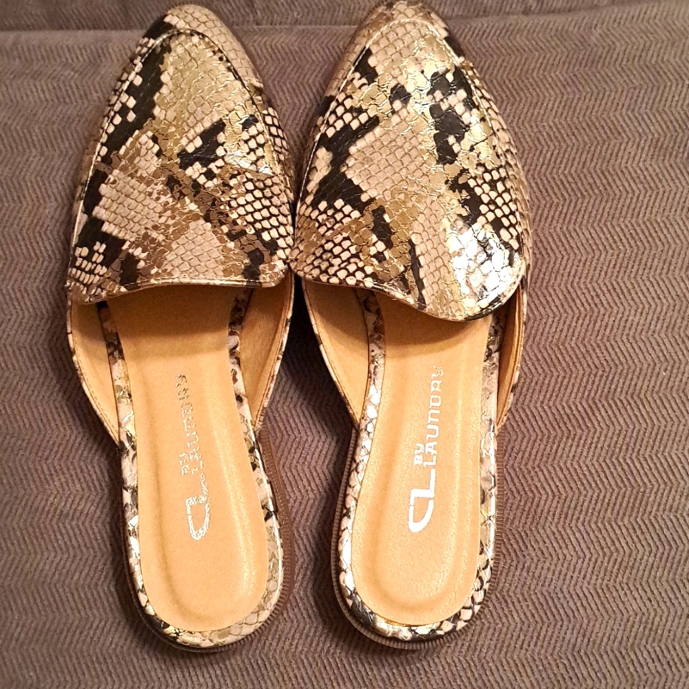Slip-on Shoes  CLby Laundry - Faux Snakeskin finish Sz. 6